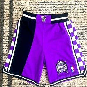 ⚫️🟣MITCHELL & NESS SACRAMENTO KINGS SHORTS 🟣⚫️